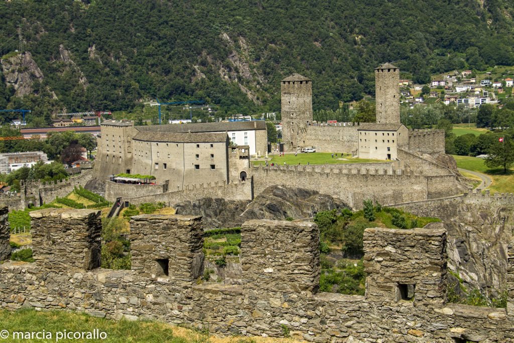 Castelos de Bellinzona na Suíça