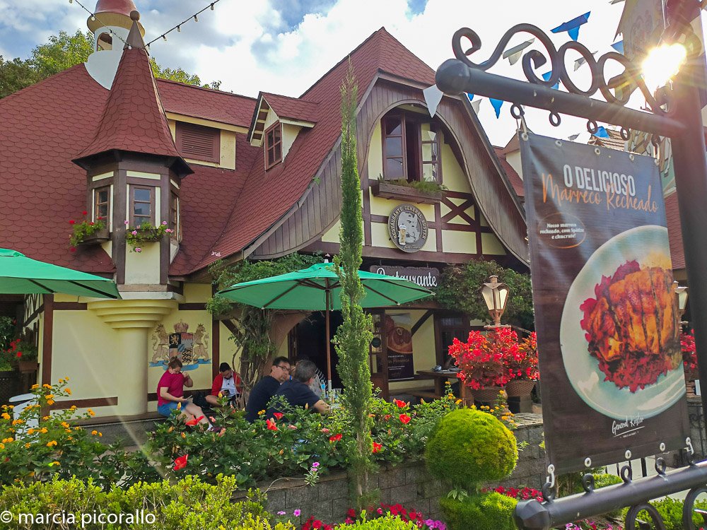 Apesar da fila imensa de mais de 1 hora, valeu cada segundo curtir a Big  Tower. Que experiência! - Foto de Beto Carrero World - passaporte de 1 dia,  Penha - Tripadvisor