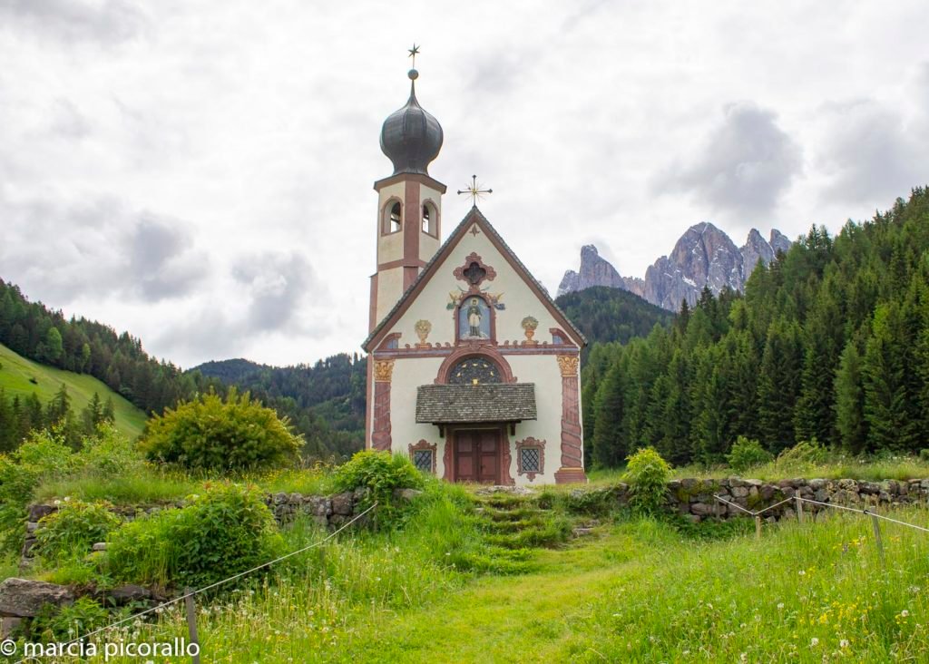 Funes Montanhas Dolomitas igreja
