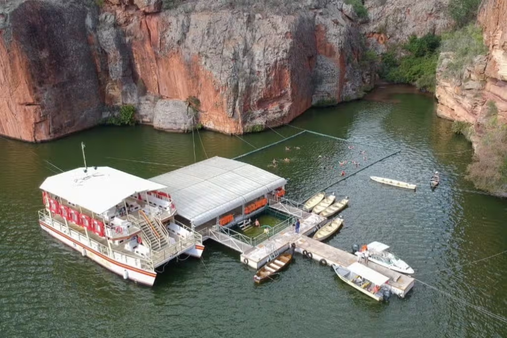passeio barco cânion Xingó