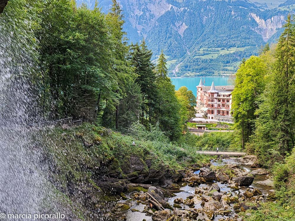  passeio de barco no lago Brienz